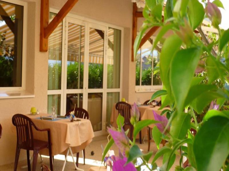 Hotel Le Chatard Sarcey Zewnętrze zdjęcie